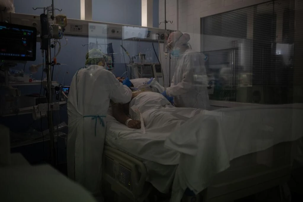 Hasta el 34% de los pacientes con Covid-19 reciben antibióticos sin justificación clínica, según estudio
