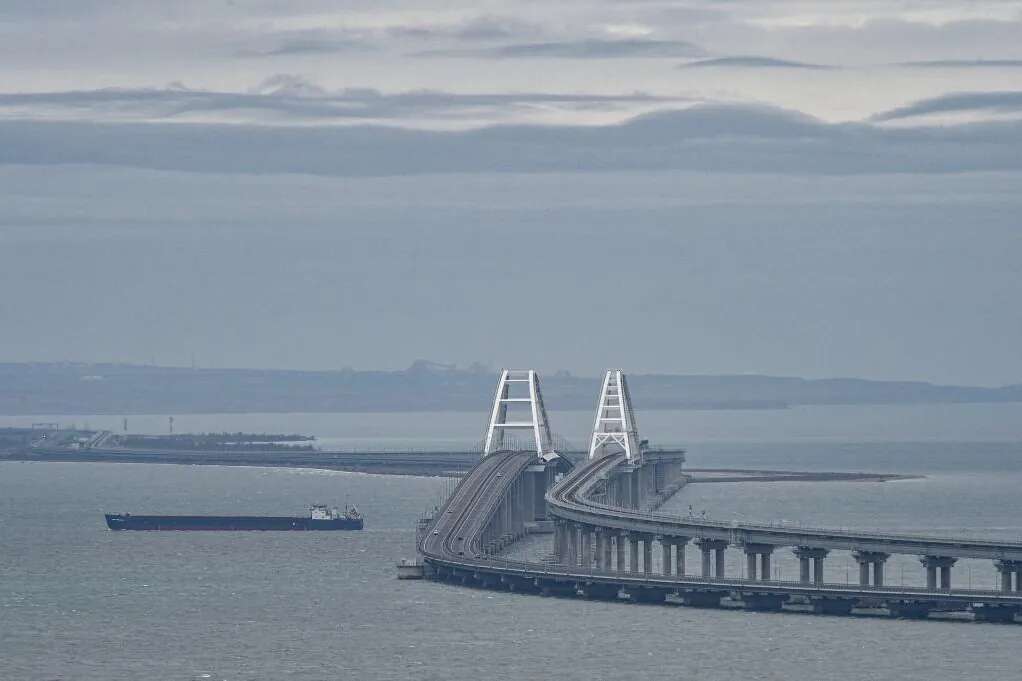 Kiev pide desmantelar el puente ruso de Crimea, un 