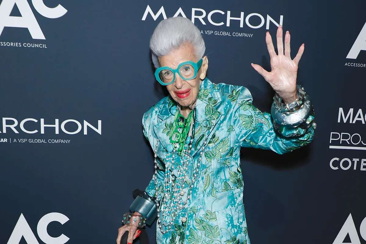 Iris Apfel: la estrella geriátrica que murió a los 103 años y diseñó los interiores de la Casa Blanca durante nueve administraciones