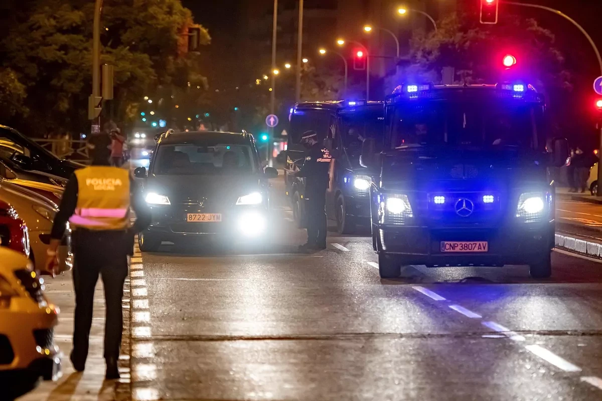 Fiestas privadas durante el toque de queda: 120 personas en Ibiza y 81 denuncias en Madrid