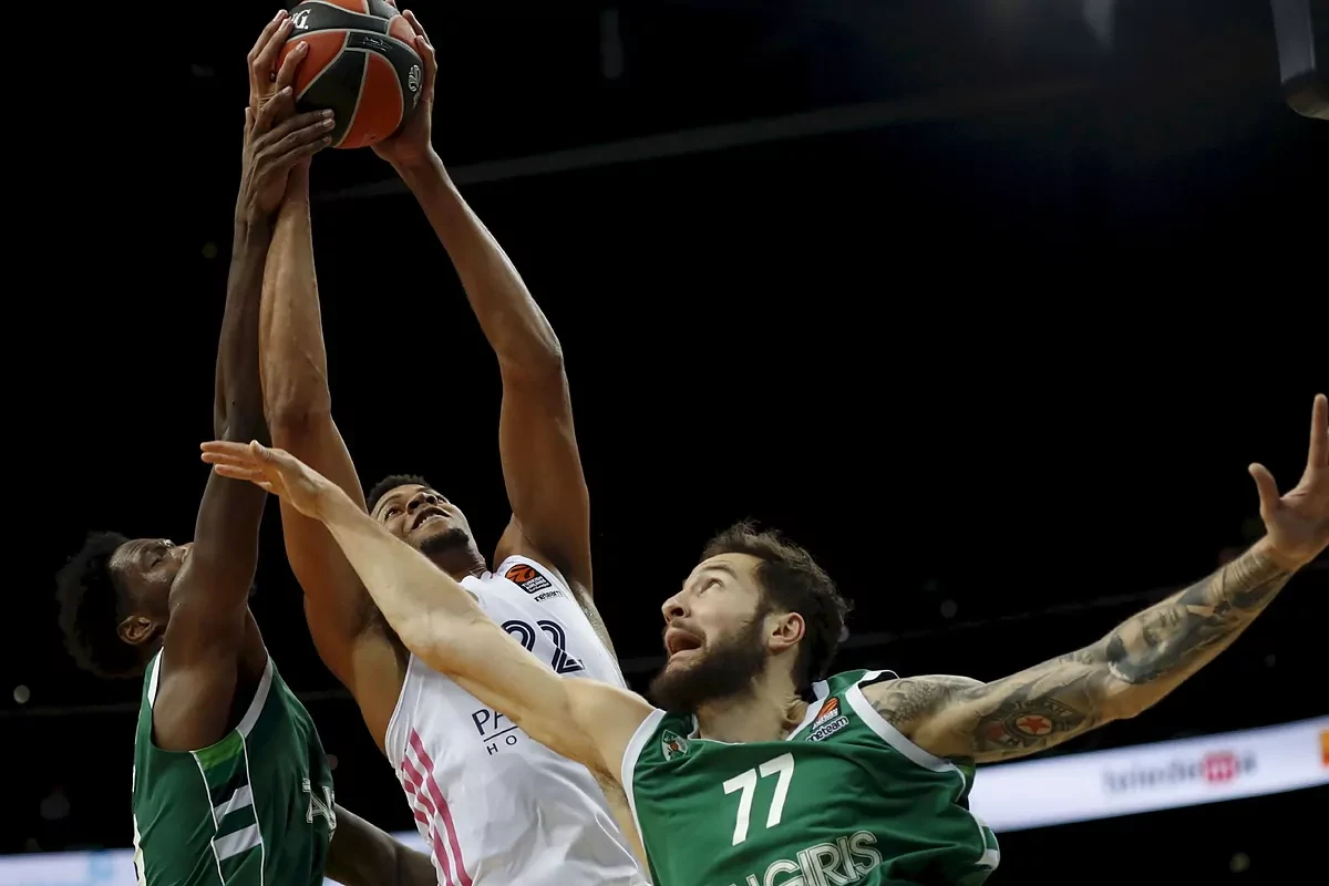 Tavares, el gigante que gana partidos para el Madrid: imparable para el Zalgiris