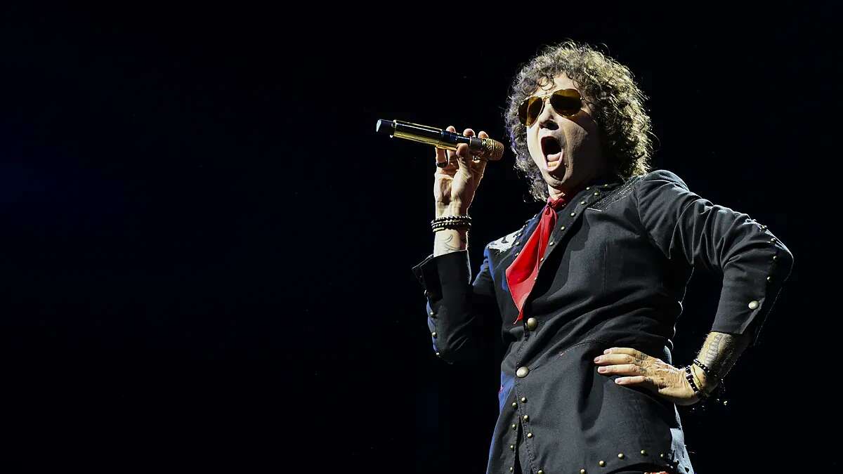 El 'huracán' Bunbury reconquista Zaragoza en su último regalo a la música: 