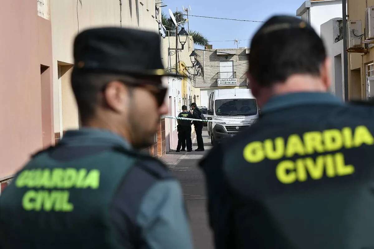 Detienen a tres personas por forzar una vivienda en Candelaria (Canarias) para echar al inquilino por no pagar el alquiler