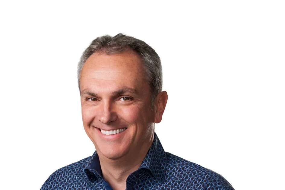 Apple cambia de director financiero: Luca Maestri abandonará el cargo en 2025