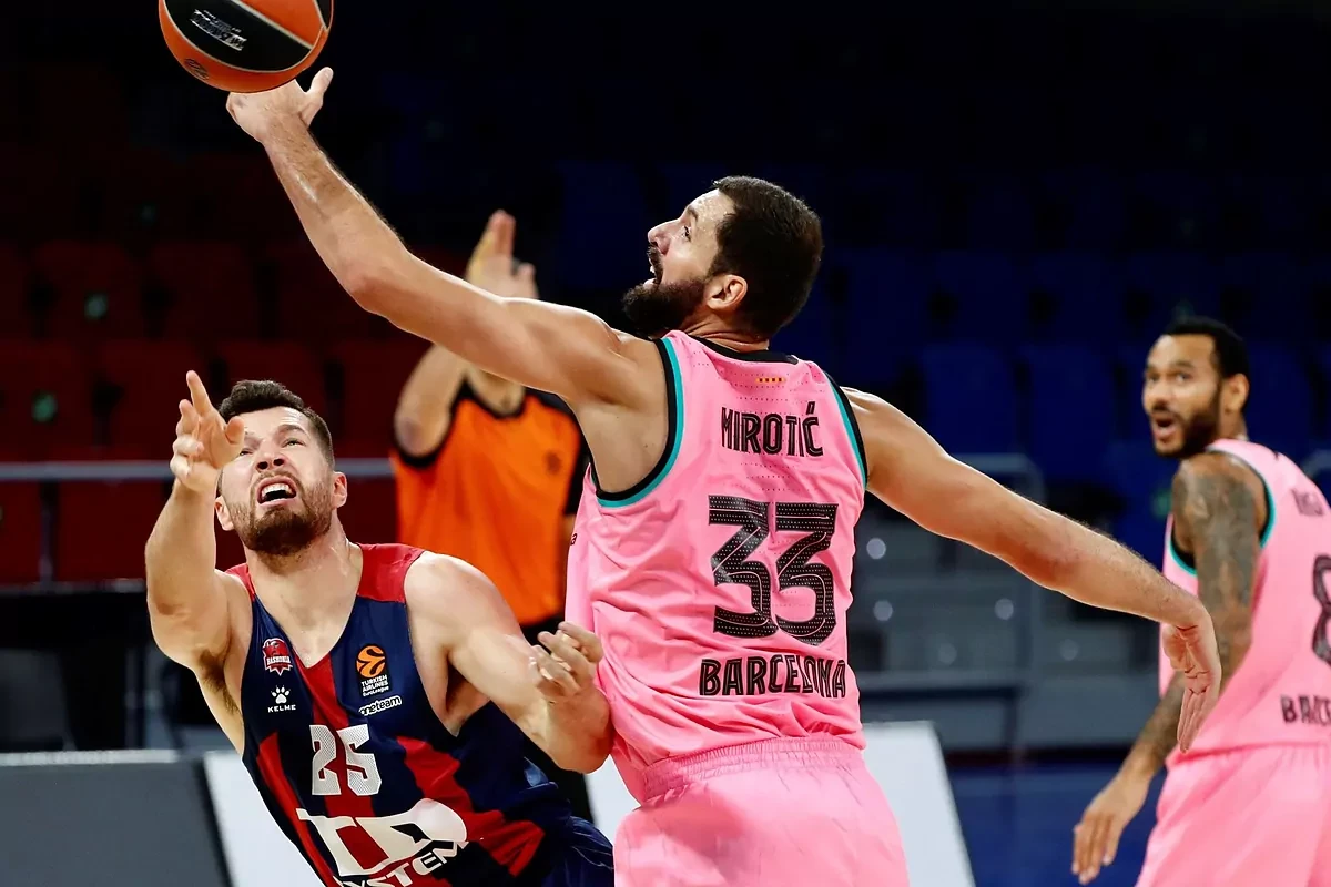 Un tapn in extremis de Mirotic decide un Baskonia - Bara de vrtigo