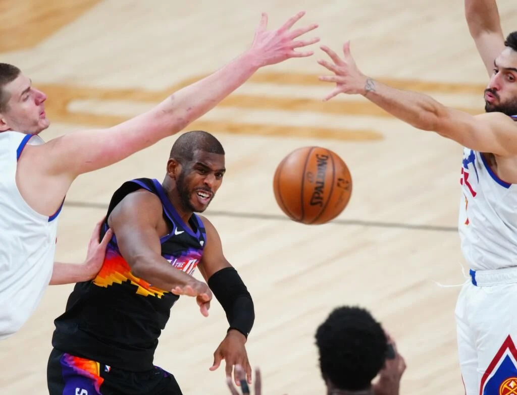 Los Suns machacan a los Nuggets en una lección magistral de Chris Paul