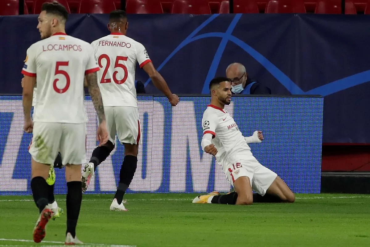 El Sevilla se sobrepone a la tragedia agarrado a En-Nesyri