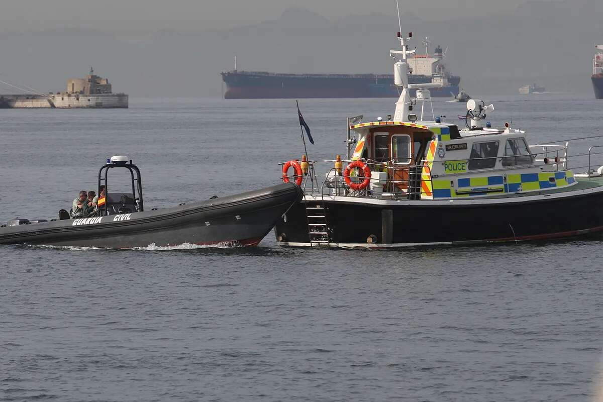 Militares y guardias civiles exigen al Gobierno firmeza frente al hostigamiento de la Royal Navy en Gibraltar: 