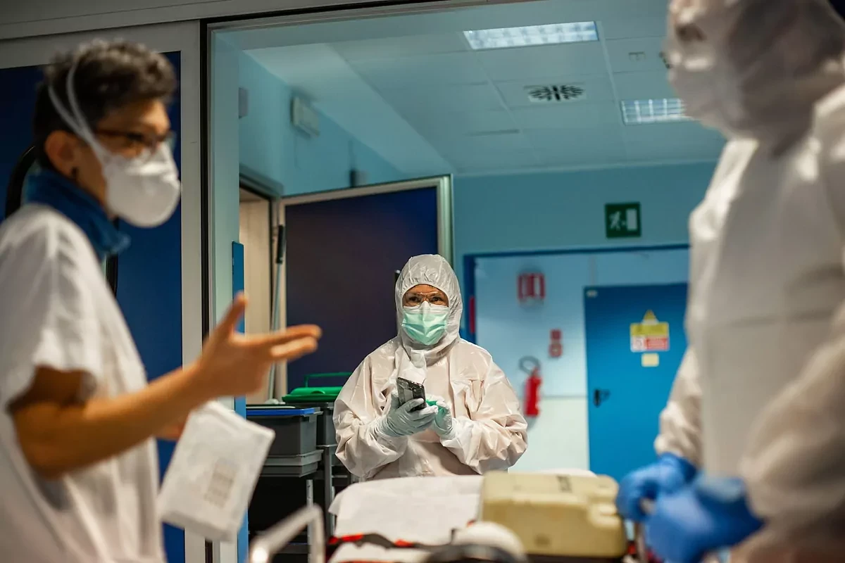 La segunda ola lleva a los hospitales italianos al borde del colapso