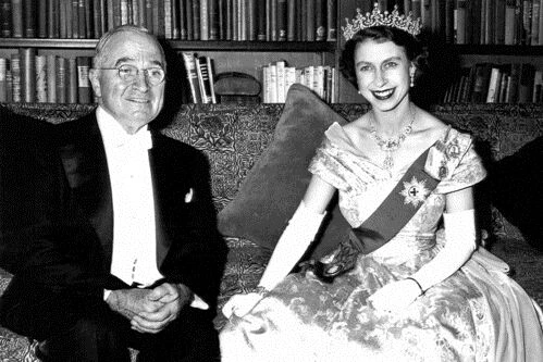 Trece presidentes de EEUU rendidos ante Isabel II