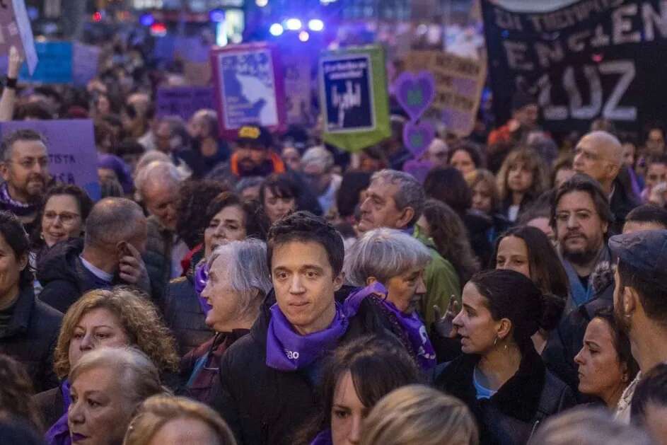 16 meses de anónimos contra Errejón, de 