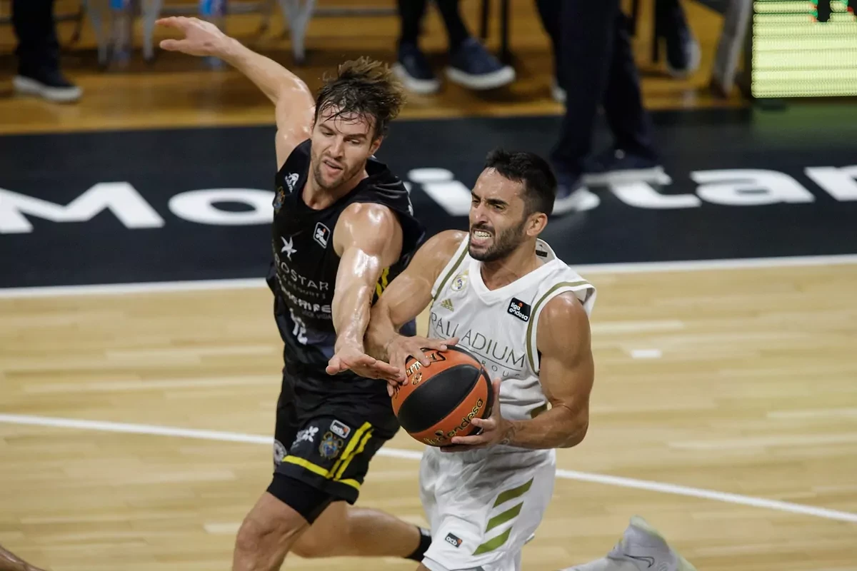 El Madrid tumba al anfitrin: habr clsico en la final