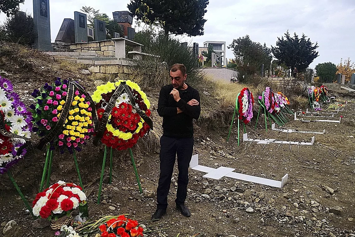 Ms tumbas para el cementerio de los 