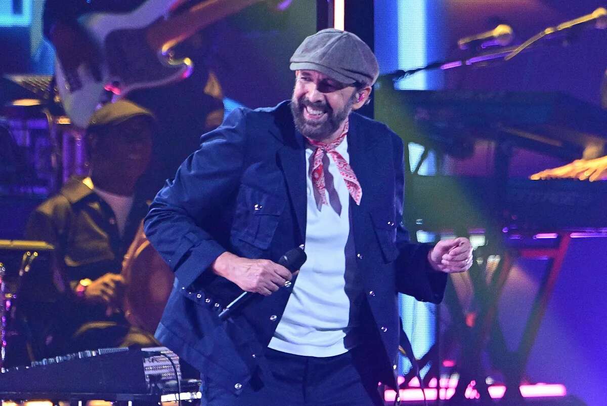 Juan Luis Guerra, el más clásico de los latinos, triunfa en los Latin Grammy