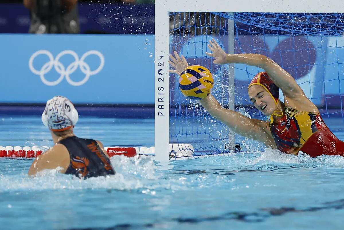 La venganza más agónica posible: España derrota en los penaltis a Países Bajos y disputará la final olímpica de waterpolo femenino