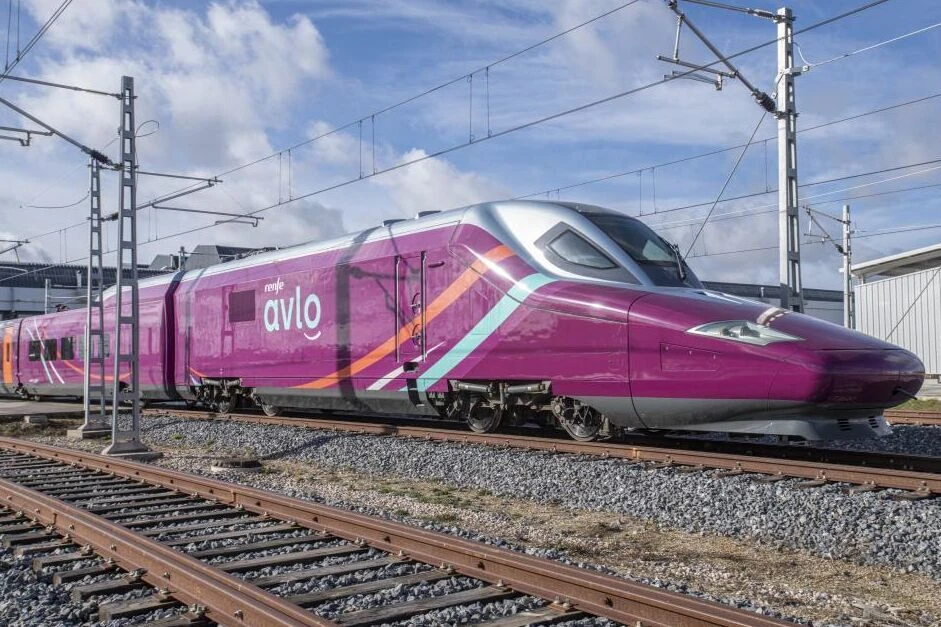 AVLO: cómo y dónde comprar billetes a cinco euros del tren 'low-cost' de Renfe