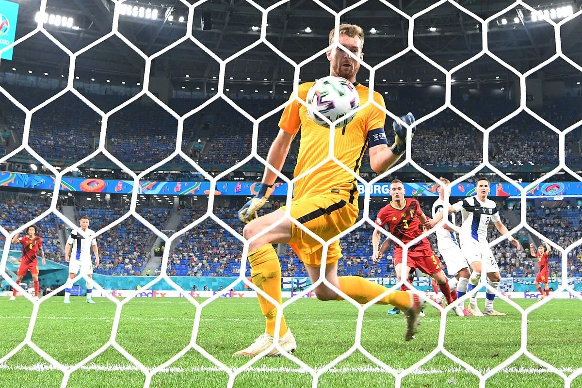 La desgracia de Finlandia ante una Bélgica que pasa con pleno de triunfos