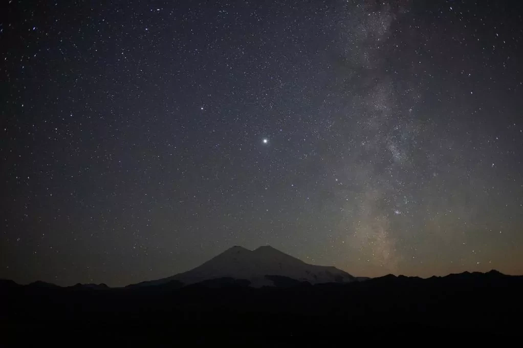 Llegan las Dracnidas: cmo, cundo y dnde disfrutar de la lluvia de estrellas de este octubre