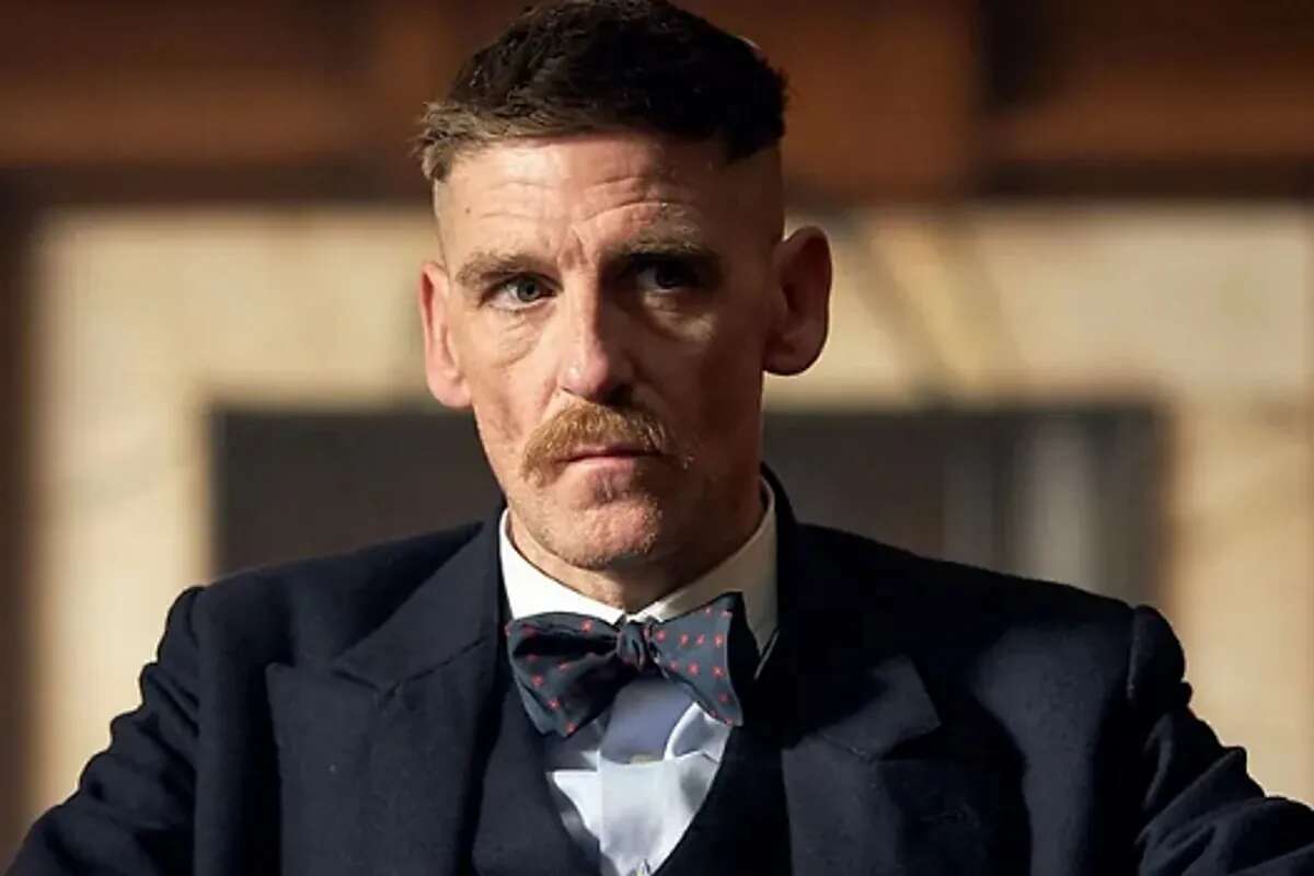 Paul Anderson, de Peaky Blinders, irreconocible y sin rumbo por las calles de Londres