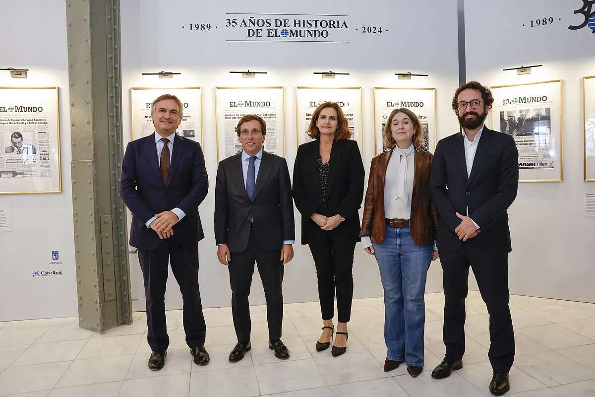 EL MUNDO presenta sus portadas más emblemáticas en el Palacio de Cibeles: 