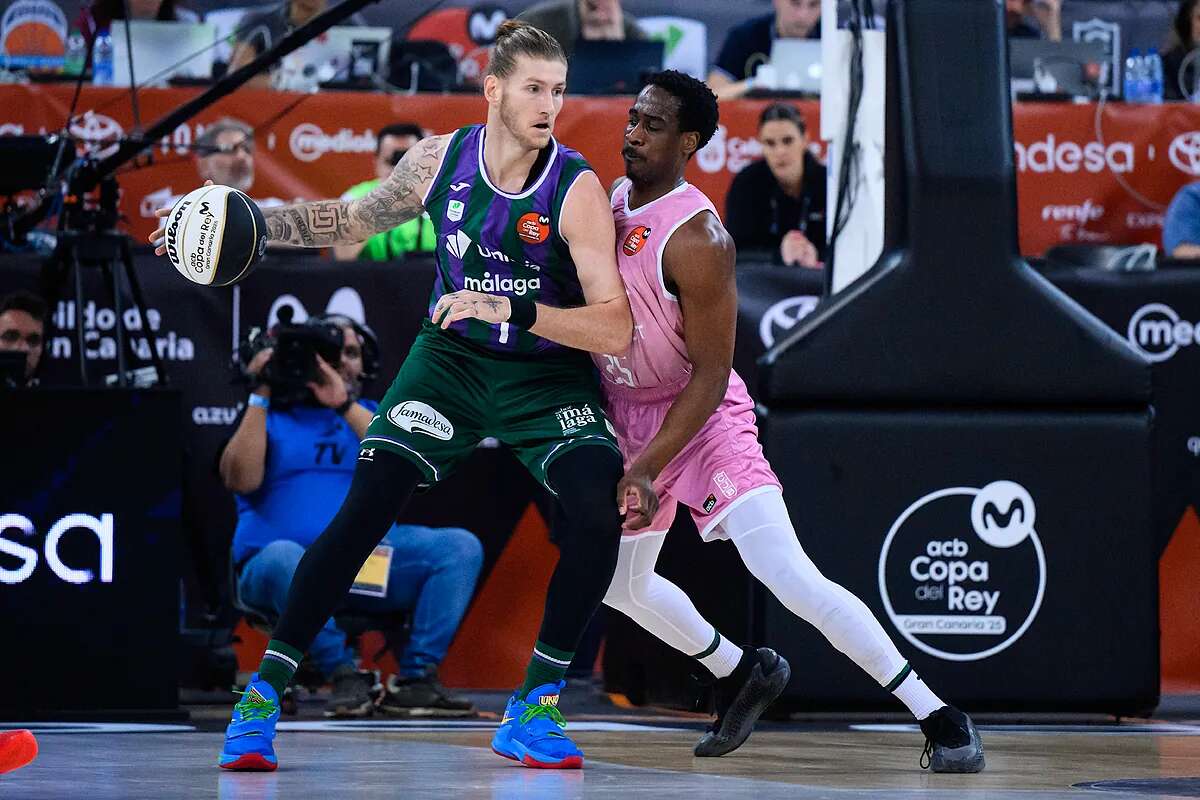 El ciclón Unicaja se lleva por delante al Joventut y ya está en semifinales