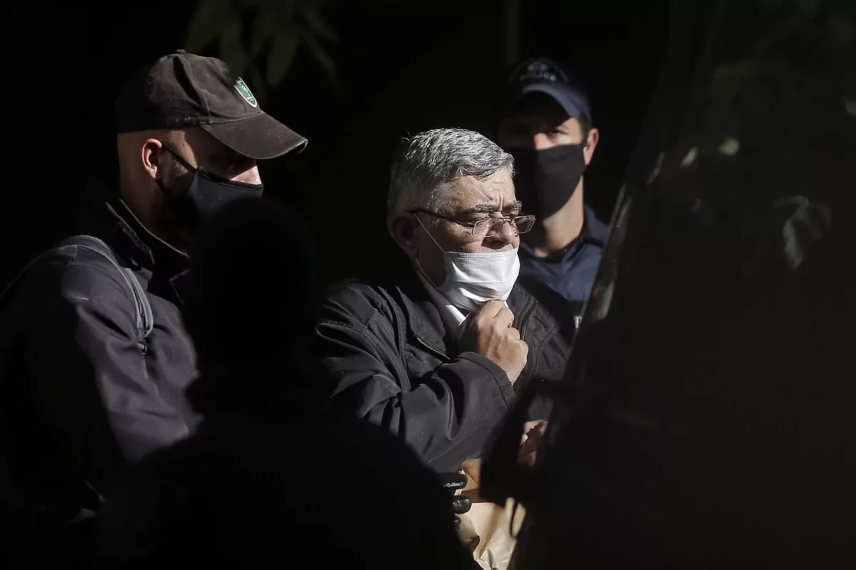 El nmero dos del partido neonazi Amanecer Dorado huye para evitar su ingreso en prisin