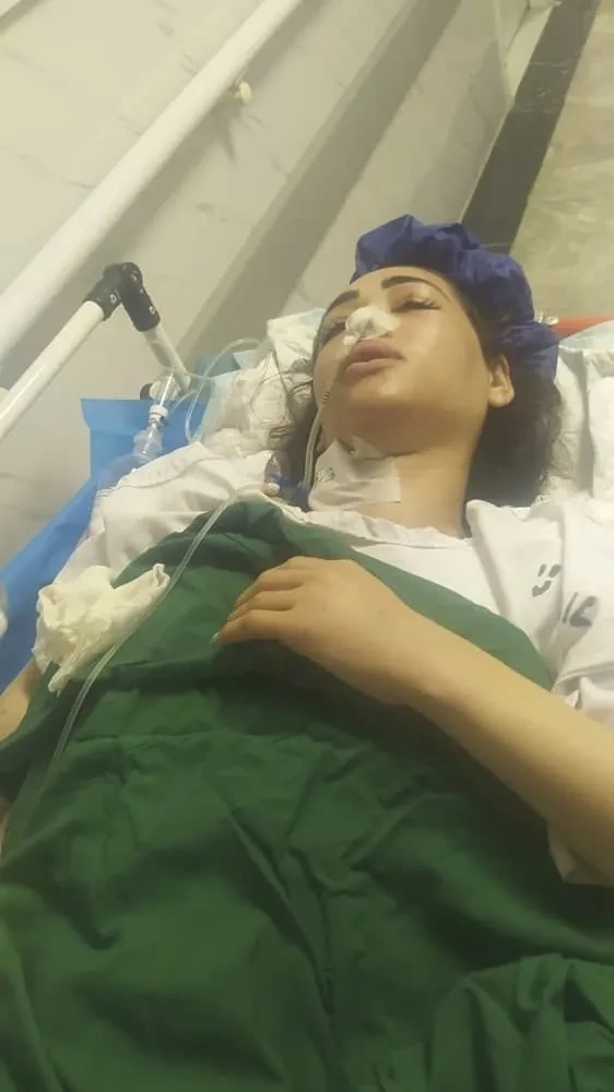 Una mujer en Irán queda paralítica tras ser disparada por la policía por no llevar velo
