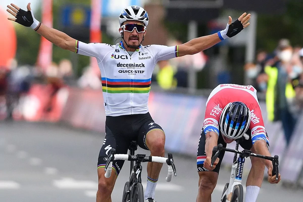 Alaphilippe se desquita en la Flecha Brabanzona: esta vez s levanta los brazos cuando toca