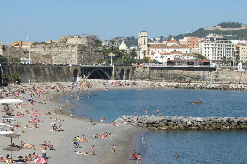 Interceptado un grupo de cinco migrantes cuando intentaban entrar a nado en Ceuta