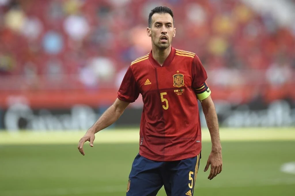 Sergio Busquets da negativo en el test PCR y regresa a la selección