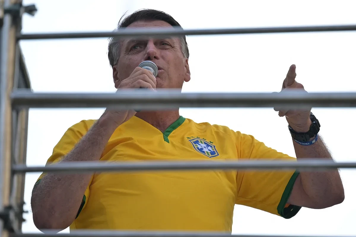 Masiva marcha de apoyo al ex presidente Bolsonaro en el centro de Sao Paulo: 