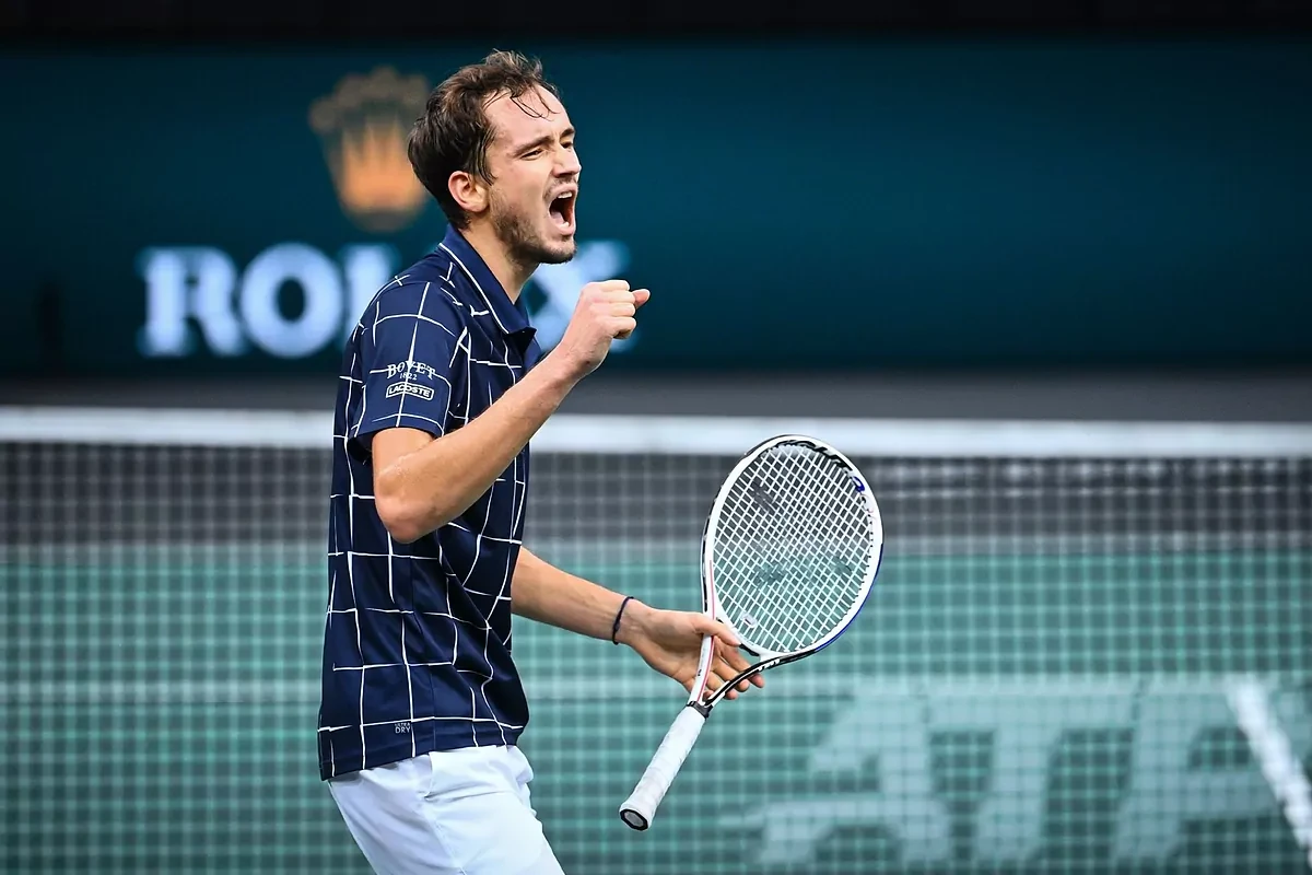 Medvedev renueva su propuesta heterodoxa y gana ante Zverev su tercer Masters 1000