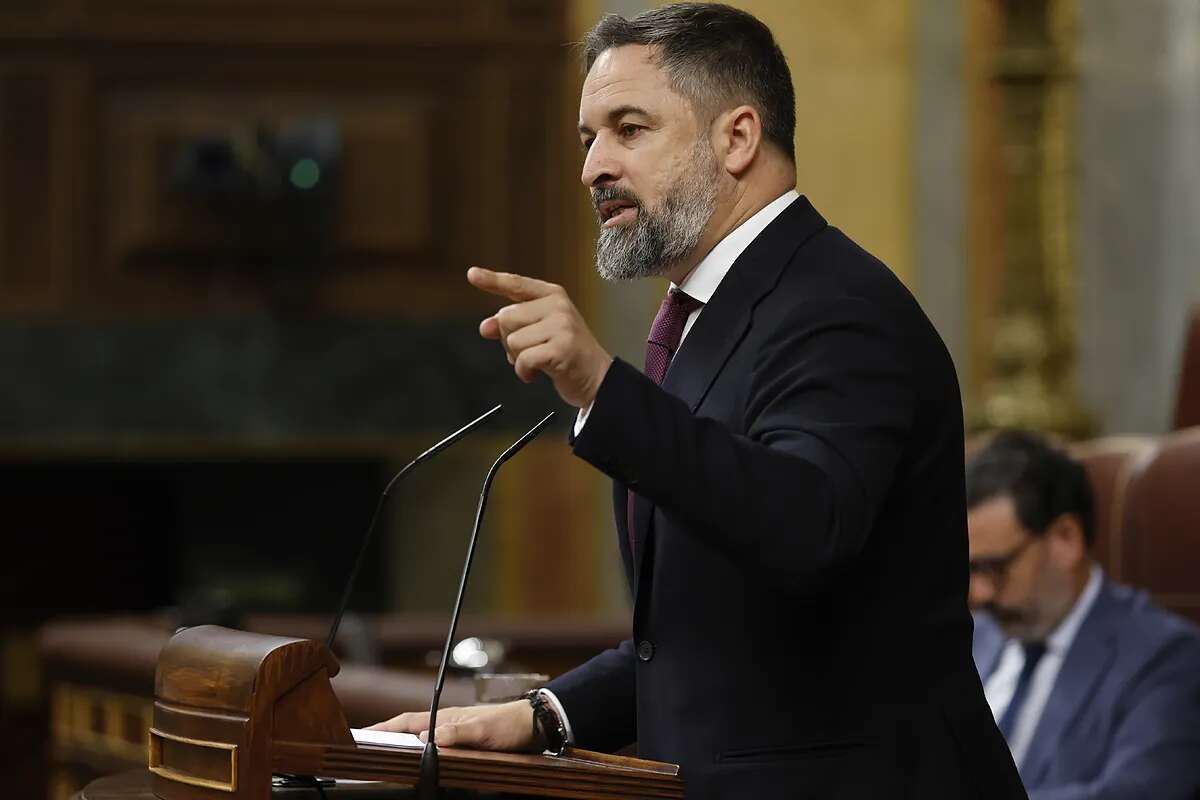 Abascal acusa a Sánchez de tener 