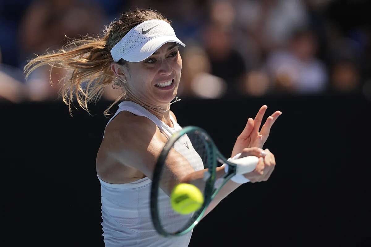 Badosa doblega a la ucraniana Kostyuk y se mete en los octavos de Australia tras un titánico partido marcado por el viento