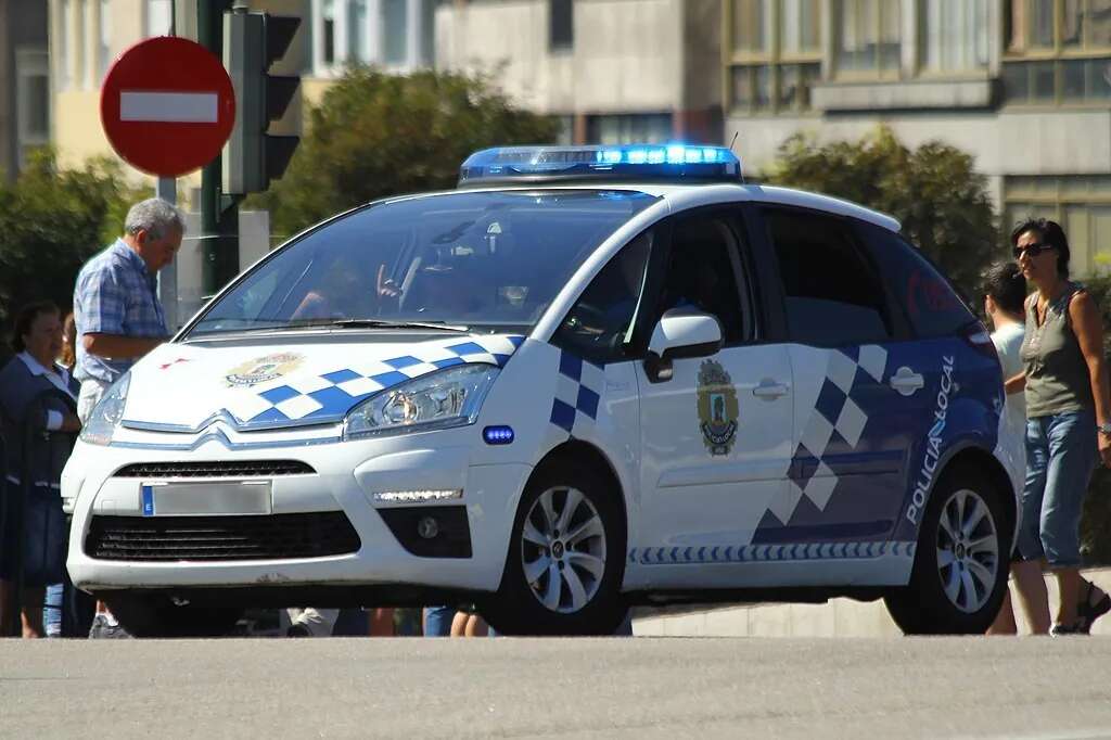 Este es el sueldo de un Policía Local en Galicia: Cuánto cobra al mes y complementos