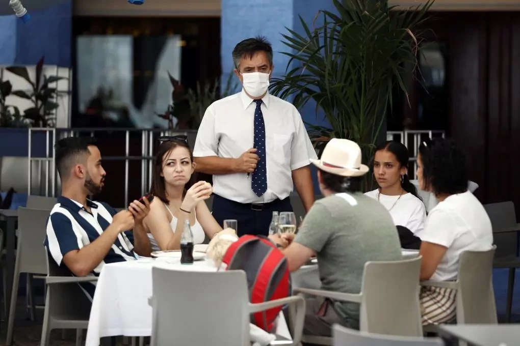 Rebajar el IVA al turismo y la hostelera salvara unas 15.000 empresas