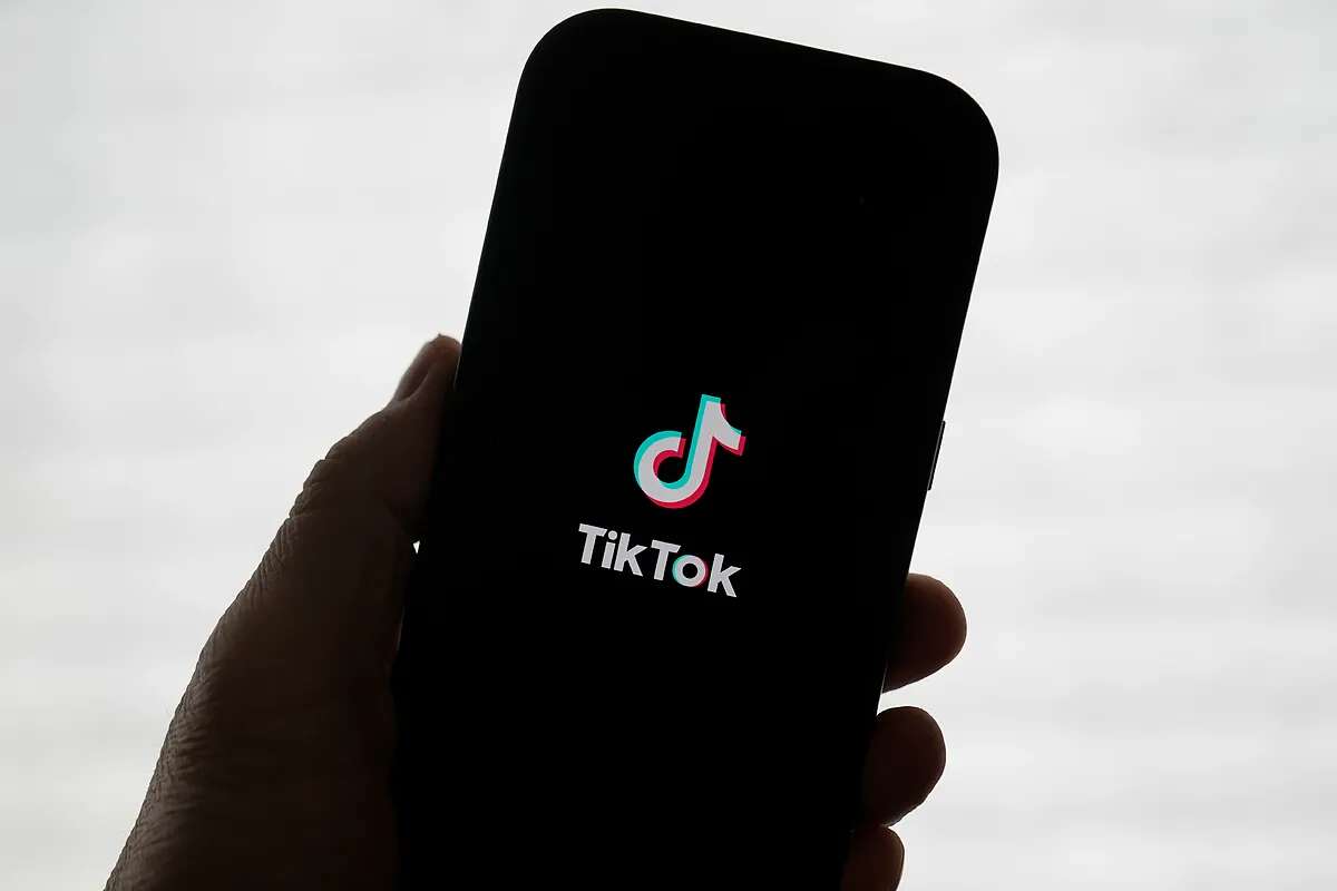 TikTok vuelve a estar disponible para descargar en Apple y Google en EEUU