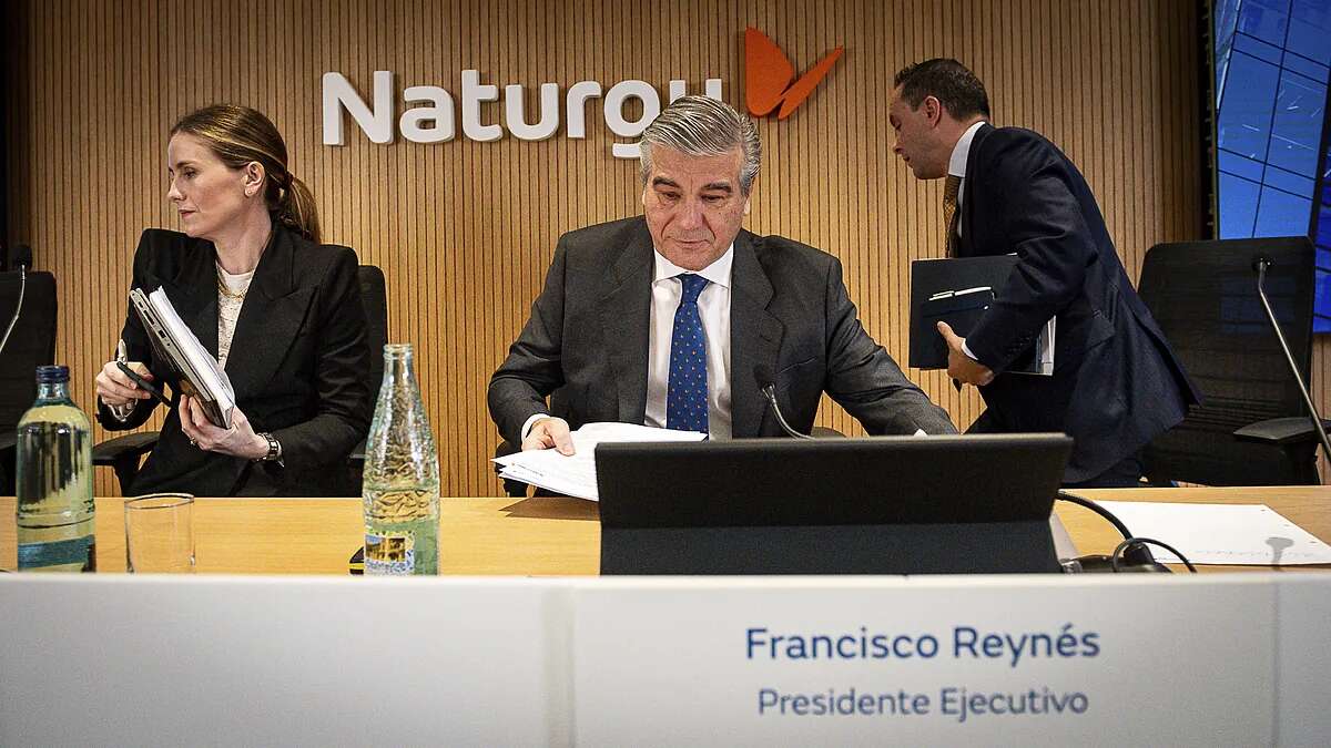 Moncloa da luz verde a la entrada del gigante BlackRock en Naturgy y blinda su españolidad, aunque no su Consejo