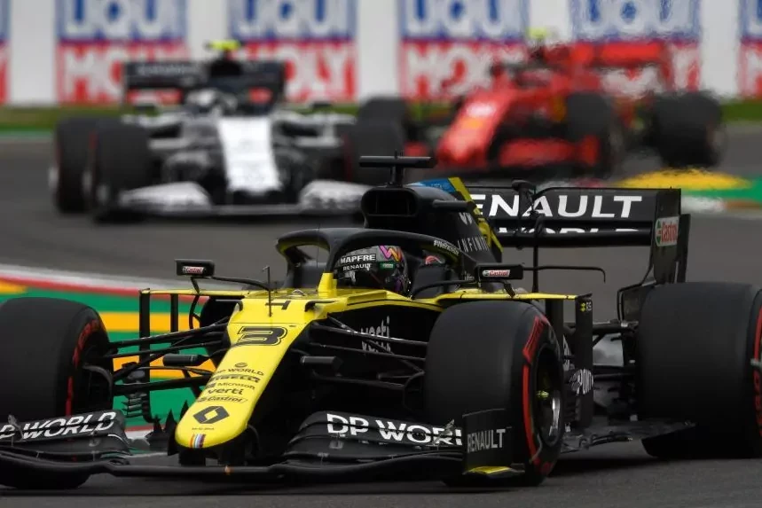 Renault brilla como alternativa tres das antes de que Alonso se suba otra vez al coche