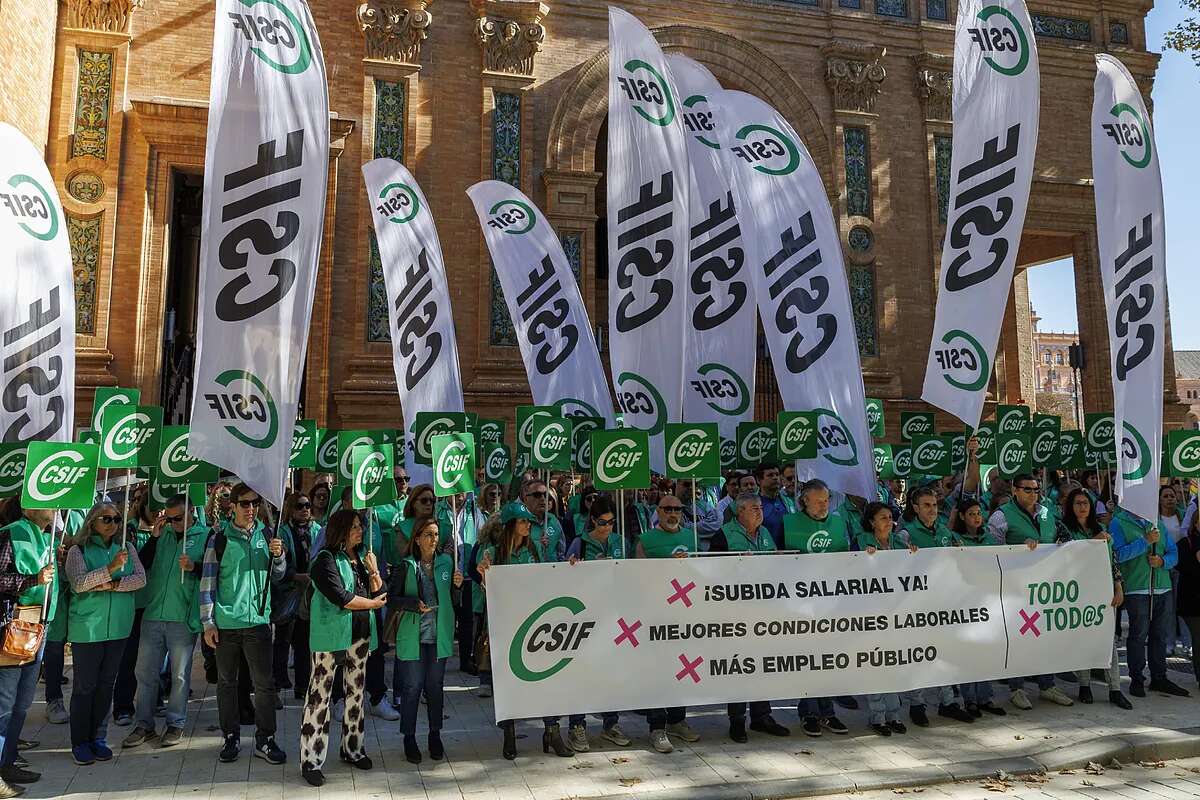 Los funcionarios amenazan con huelga ante el desmantelamiento de Muface que plantea Sanidad y exigen a Función Pública que rectifique a Mónica García