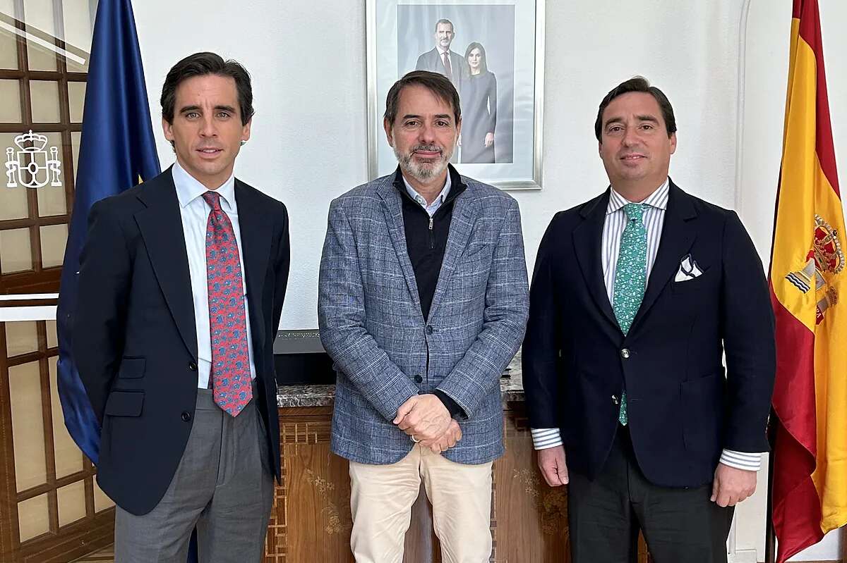 El embajador de España en México recibe a Juan Ortega ante el inicio de su campaña mexicana