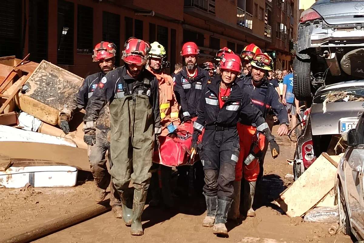 Se despliega un dispositivo integral de ayuda ante la catástrofe en Valencia: forenses, voluntarios, bomberos, técnicos del Canal de Isabel II...