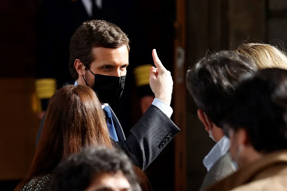 Casado acelera su plan para absorber a Cs y ordena no criticar a Arrimadas: 