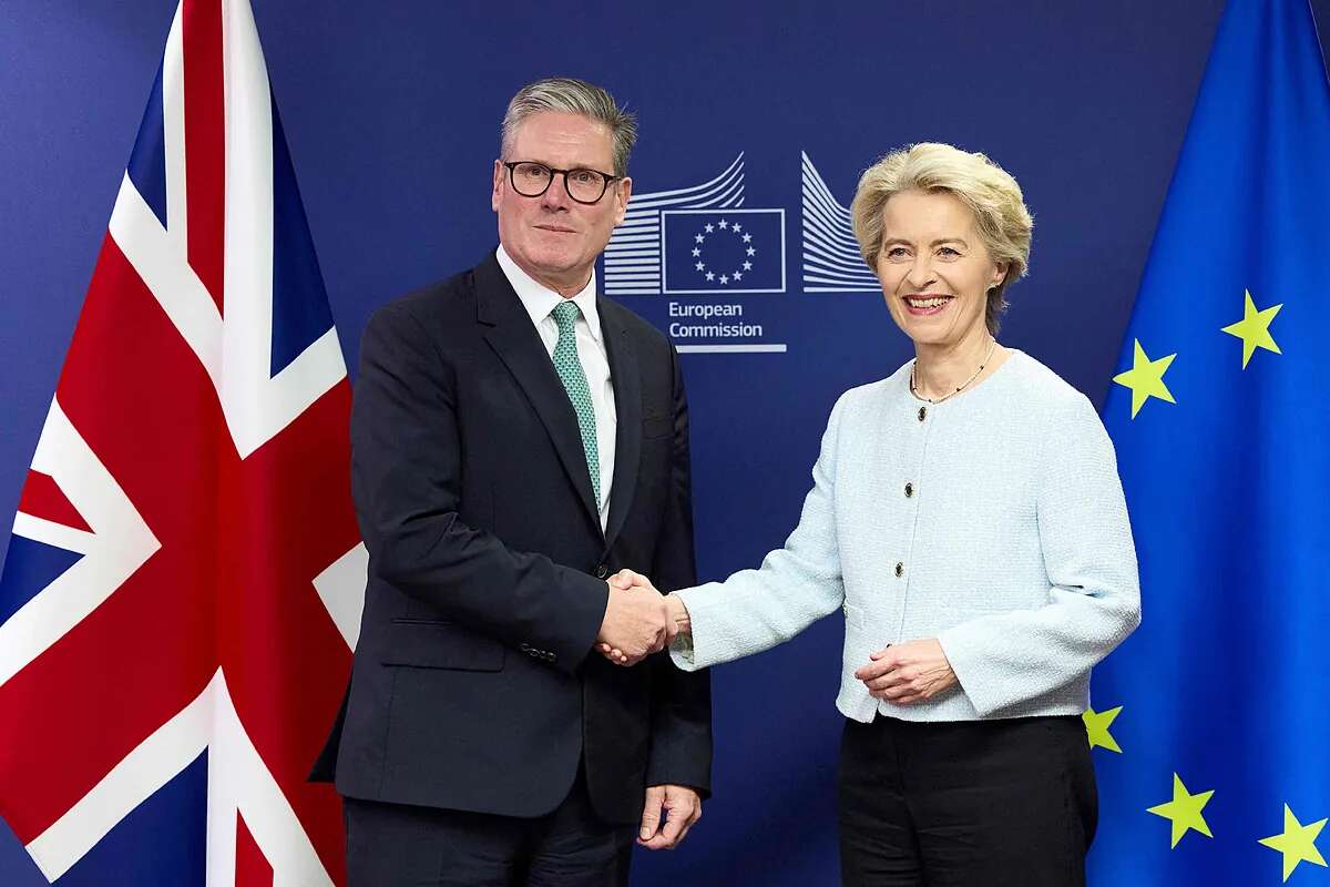 Nueva era en las relaciones Bruselas-Londres: Von der Leyen y Starmer acuerdan 