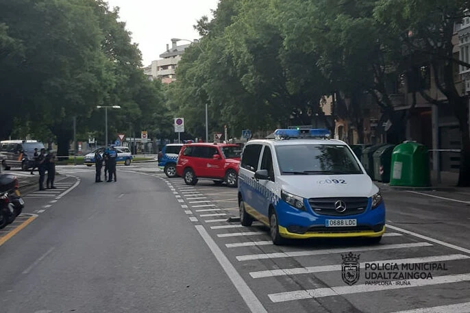 Detenido tras escaparse del hospital un hombre que había permanecido 23 horas subido a una grúa en Pamplona