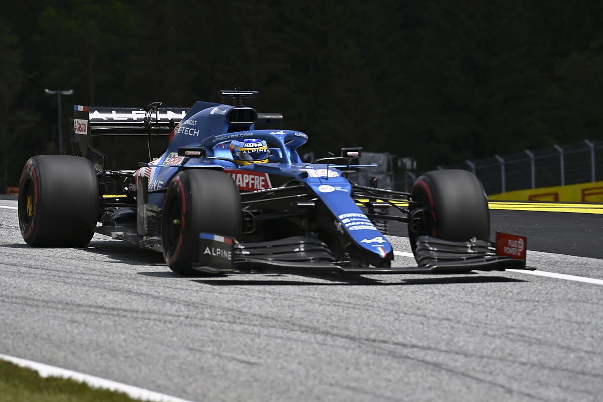 Verstappen marca terreno y Alonso brilla en la guarida de Red Bull