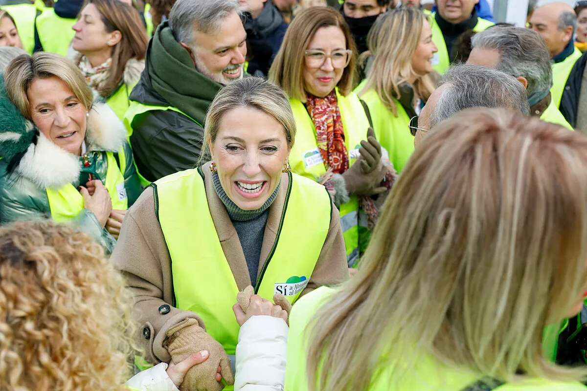 María Guardiola pide a Pedro Sánchez que el Estado asuma la gestión de las centrales nucleares para evitar su cierre