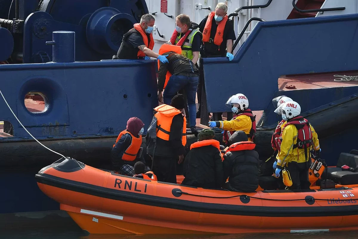 Solicitantes de asilo sirios regresan a Calais nueve das despus de que Reino Unido los trasladara a Espaa