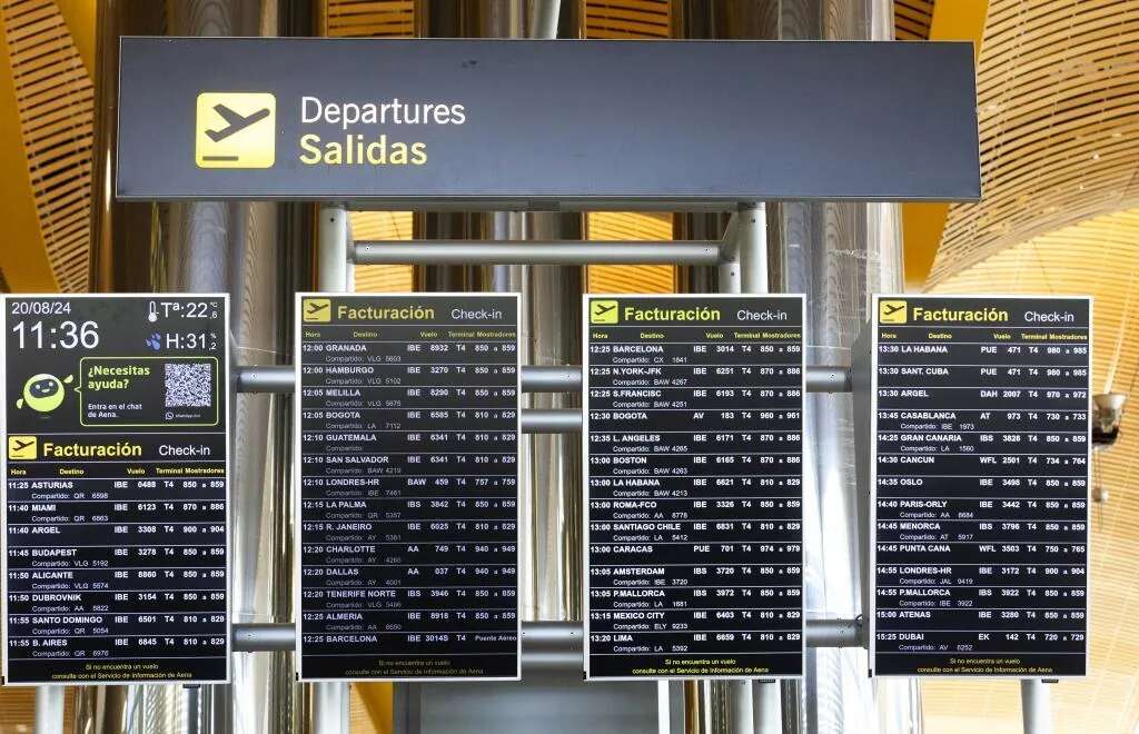 Una docena de saharauis inician una huelga de hambre en Barajas para exigir asilo político