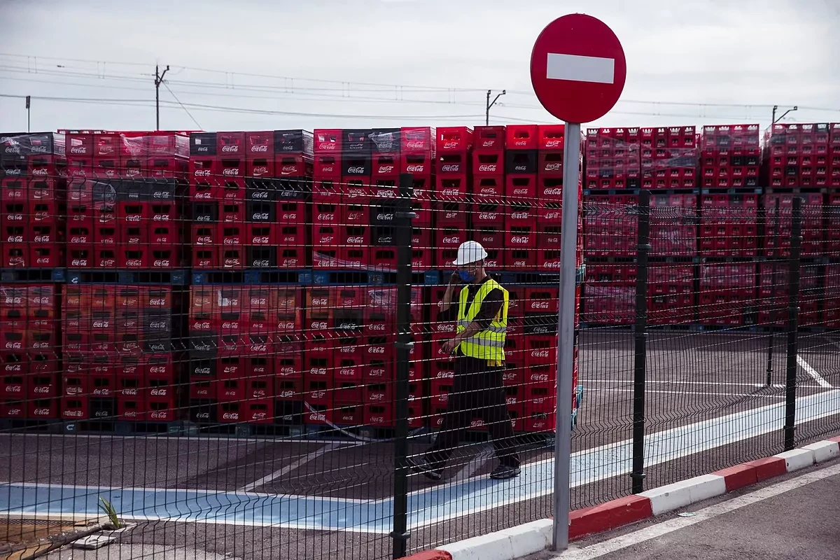 Casi 80 empleos de la planta de Coca Cola en Mlaga, en el aire por el cierre de la embotelladora y el traslado de la actividad a Sevilla